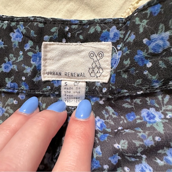 URBAN RENEWAL High-Rise Floral Shorts - Picture 6 of 6